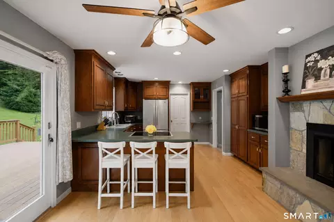 Kitchen - 119 Obtuse Hill Rd, Brookfield, CT 06804 photo 3 of 3
