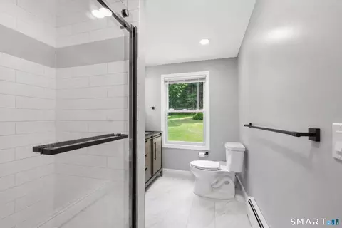 Bath - 119 Obtuse Hill Rd, Brookfield, CT 06804 photo 1 of 7