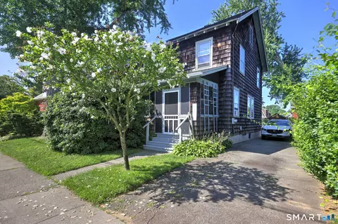 33 Loomis St, Milford, CT 06460