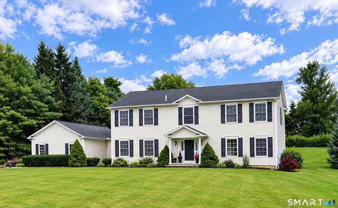 34 Chippenwood Ln, Bristol, CT 06010
