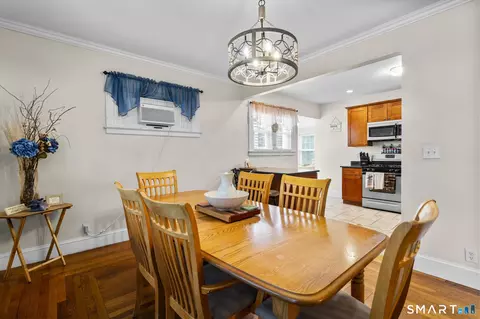 Dining - 99 Fourth St, Hamden, CT 06514 photo 2 of 4