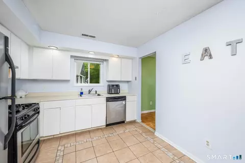 Kitchen - 215 Windgate Cir #E, Monroe, CT 06468 photo 2 of 2