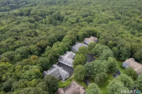 View/Area - 215 Windgate Cir #E, Monroe, CT 06468 photo 2 of 6