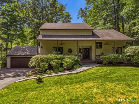 6 Douglas Ln, New Fairfield, CT 06812