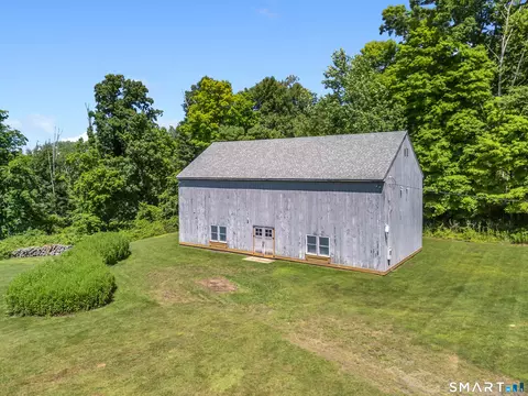 Exterior - 24 Mark Twain Ln, Redding, CT 06896 photo 3 of 10