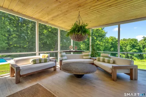 Exterior - 24 Mark Twain Ln, Redding, CT 06896 photo 5 of 10