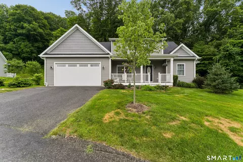 7 Tall Oaks Dr #7, New Milford, CT 06776