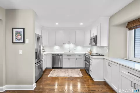 1169 Hope St #C7, Stamford, CT 06907