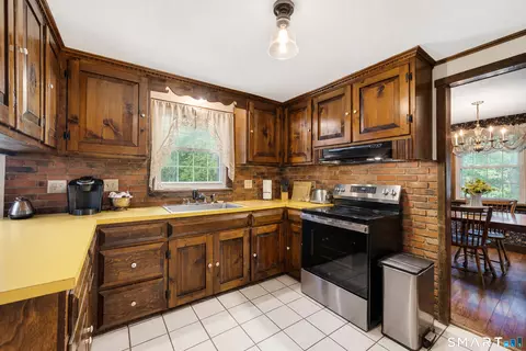 Kitchen - Undisclosed, Suffield, CT 06078 photo 3 of 4