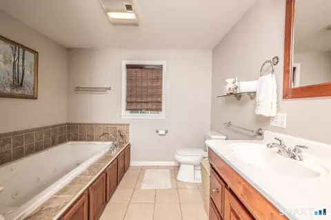 Bath - 144 Goff Rd, Wethersfield, CT 06109 photo 1 of 3