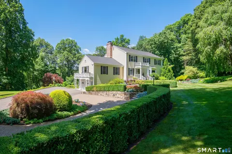 15 Hull Pl, Ridgefield, CT 06877