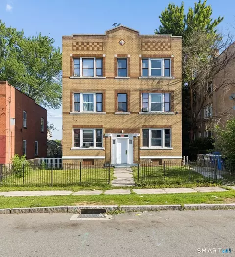 42-44 Redding St, Hartford, CT 06114