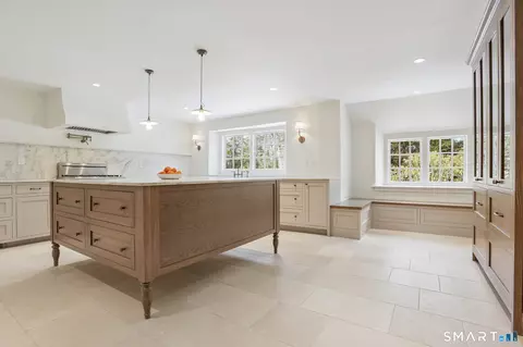 Kitchen - 1085 Ridge Rd, Hamden, CT 06517 photo 2 of 4