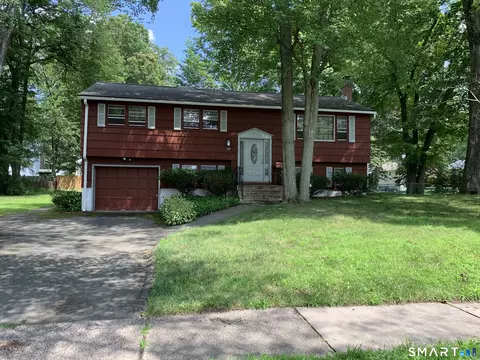 92 Penney Dr, East Hartford, CT 06108