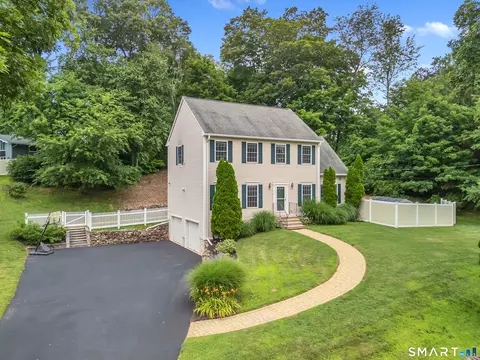 261 Twin Lakes Rd, North Branford, CT 06471