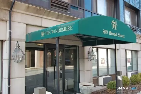 300 Broad St #303, Stamford, CT 06902