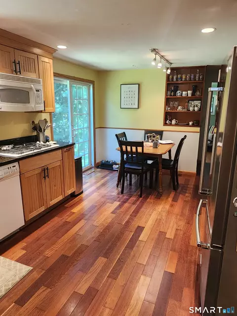 Kitchen - 7 Pine St, Norwich, CT 06360 photo 3 of 6