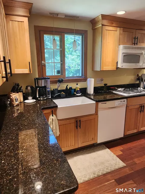 Kitchen - 7 Pine St, Norwich, CT 06360 photo 5 of 6