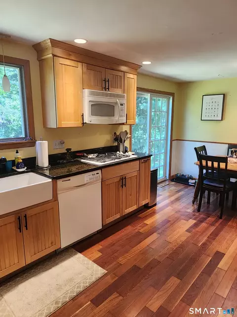 Kitchen - 7 Pine St, Norwich, CT 06360 photo 4 of 6
