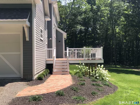 Exterior - 14 Gate Post Ln, Bantam, CT 06750 photo 4 of 5