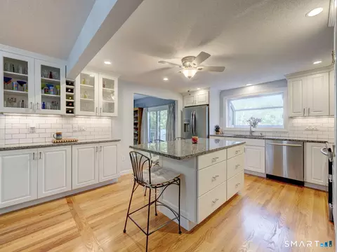 199 Grindle Brook Rd, Glastonbury, CT 06073