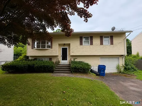 169 Lincolndale Dr, Waterbury, CT 06704