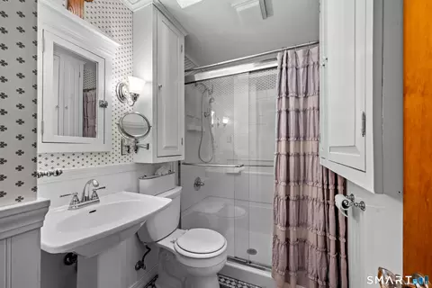 Bath - 19 Hickory Dr, Ledyard, CT 06339 photo 1 of 1