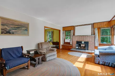 Living - 39 Pendleton Rd, Preston, CT 06365 photo 1 of 4