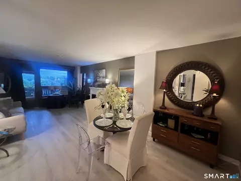 91 Strawberry Hill Ave #827, Stamford, CT 06902