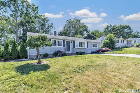 10 Nacca Rd, West Haven, CT 06516