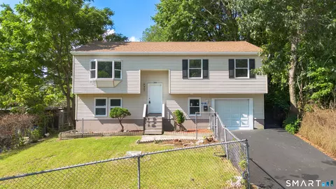 231 Long Hill Rd, Waterbury, CT 06704
