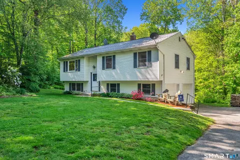 797 Middletown Rd, Colchester, CT 06415