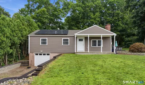 11 Lake Rd, Portland, CT 06480
