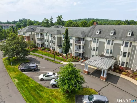 25 Cassandra Blvd #204, West Hartford, CT 06107