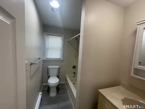 Bath - 63 Thompson St, Hamden, CT 06518 photo 1 of 2