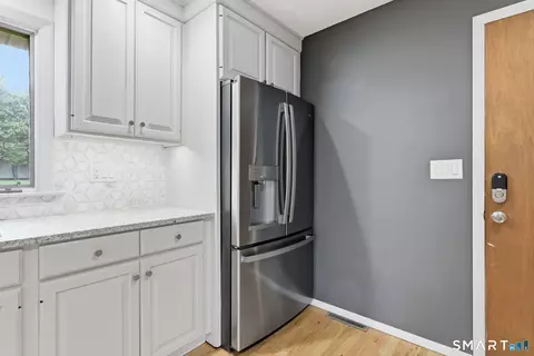 Kitchen - 19 Johnson Rd, Wallingford, CT 06492 photo 4 of 4