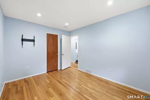 Bedroom - 19 Johnson Rd, Wallingford, CT 06492 photo 2 of 4