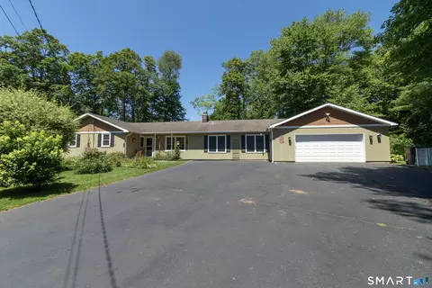 8 Glen Cir, North Branford, CT 06471