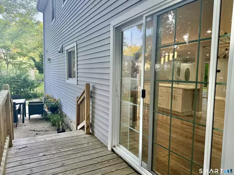 Exterior - 5 Griffith Rd, Riverside, CT 06878 photo 4 of 9