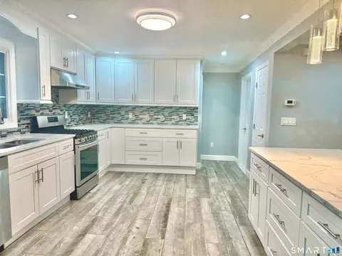 Kitchen - 5 Griffith Rd, Riverside, CT 06878 photo 3 of 7