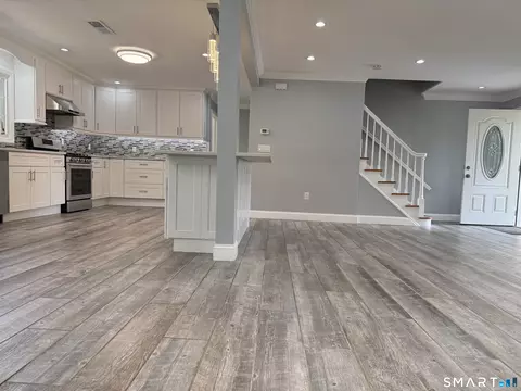 Entry Way - 5 Griffith Rd, Riverside, CT 06878 photo 3 of 3