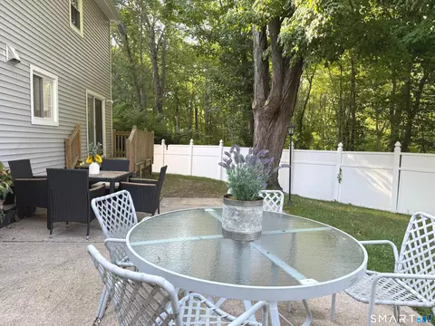 Exterior - 5 Griffith Rd, Riverside, CT 06878 photo 6 of 9