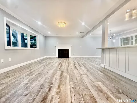 Living - 5 Griffith Rd, Riverside, CT 06878 photo 1 of 2