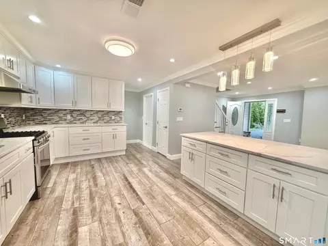 Kitchen - 5 Griffith Rd, Riverside, CT 06878 photo 4 of 7