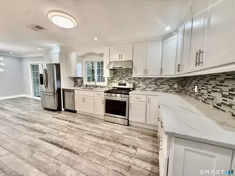 Kitchen - 5 Griffith Rd, Riverside, CT 06878 photo 7 of 7