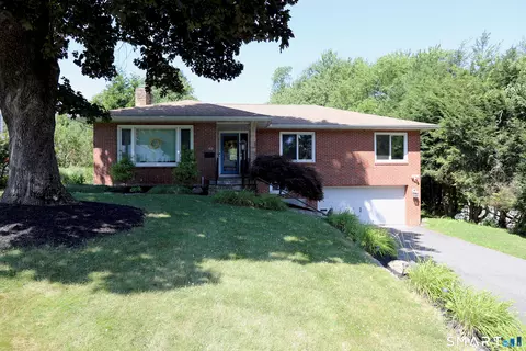 60 Ferguson Rd, Manchester, CT 06040