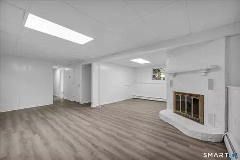 Living - 22 Settler Cir, Windsor, CT 06095 photo 9 of 10