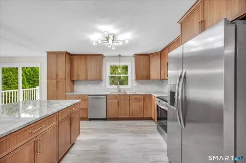Kitchen - 22 Settler Cir, Windsor, CT 06095 photo 4 of 6