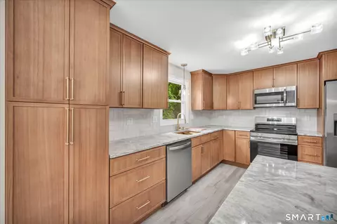 Kitchen - 22 Settler Cir, Windsor, CT 06095 photo 3 of 6