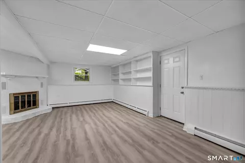 Living - 22 Settler Cir, Windsor, CT 06095 photo 7 of 10